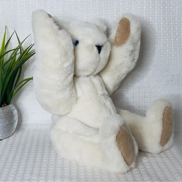 Vermont Teddy Bear White With rotatable Jointed Limbs, Head And Blue Eyes - Picture 2 of 12